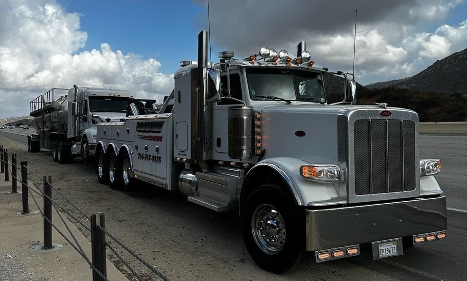 Heavy-duty-tow-truck